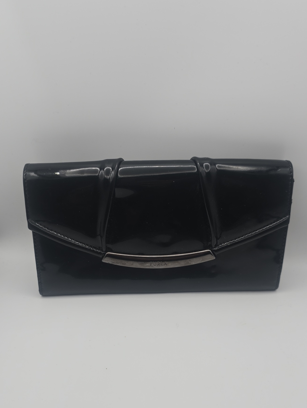 Furla Black Patent Leather W/ Gunmetal Hardware Long Snap Wallet (EUC)🖤🩶🖤